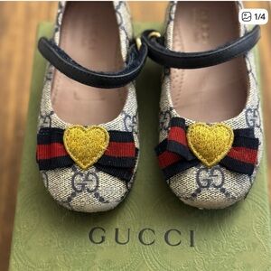 Gucci Kids' Patterned Dress Shoes with Gold Heart